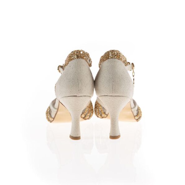 Olivia Nute (5) Olivia Nute (5)