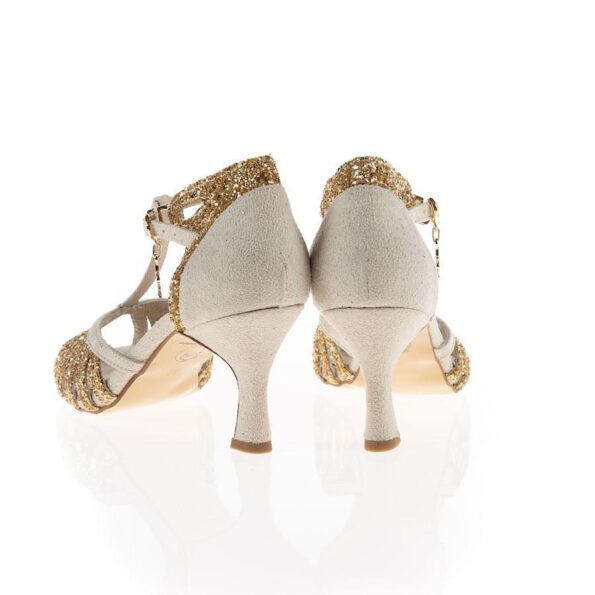 Olivia Nute (6) Olivia Nute (6)