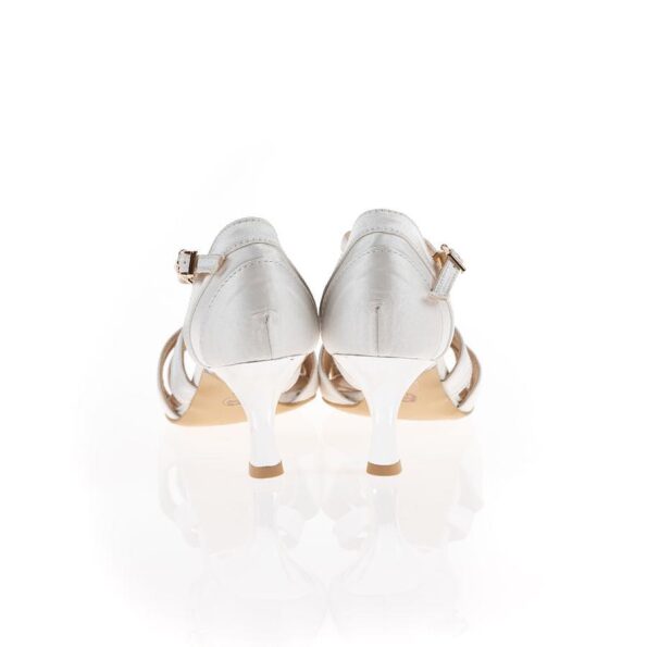 Cassandra White 7cm Flare (4) Cassandra White 7cm Flare (4)