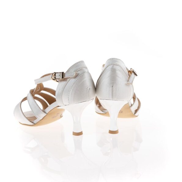 Cassandra White 7cm Flare (5) Cassandra White 7cm Flare (5)